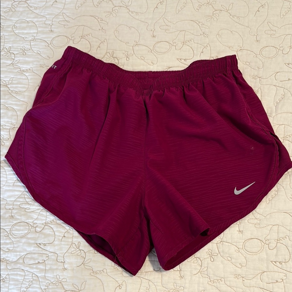 Nike Women's maroon Athletic Shorts